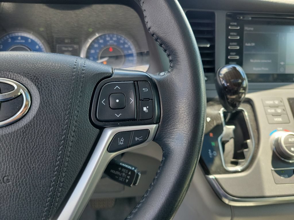 Used 2019 Toyota Sienna XLE w/ XLE Navigation Package FWD image 25