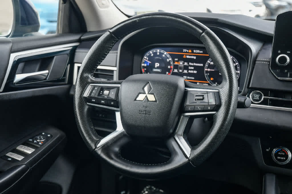 Used 2023 Mitsubishi Outlander SE FWD image 10