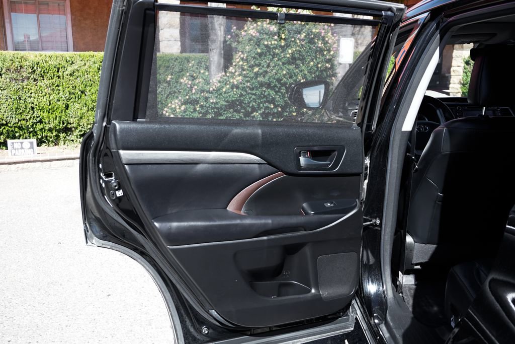 Used 2018 Toyota Highlander Limited Platinum image 37