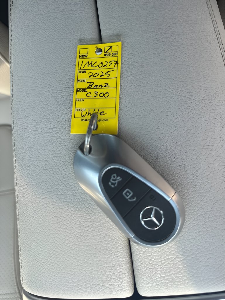 Used 2025 Mercedes-Benz C 300 Sedan image 28