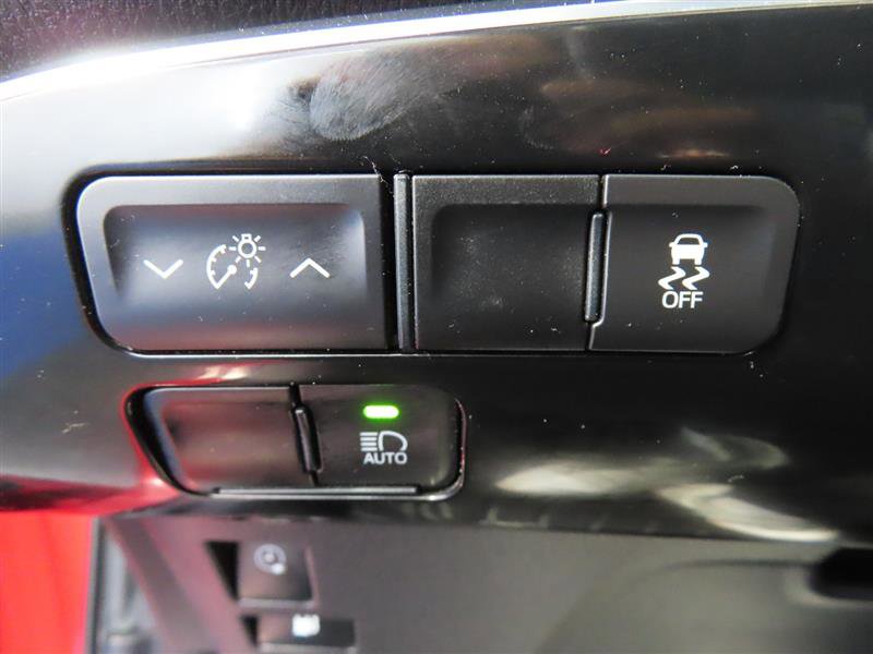 Used 2021 Toyota Prius Prime XLE w/ Carpet Mat Package (TMS) image 17