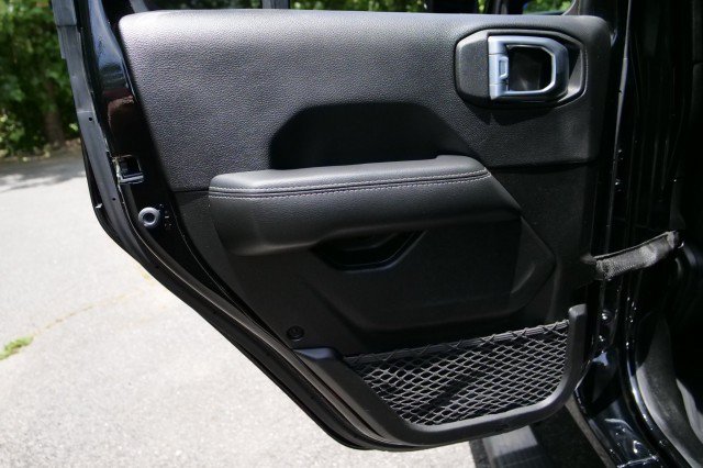Used 2022 Jeep Wrangler Unlimited Sahara w/ Cold Weather Group AWD/4WD image 34