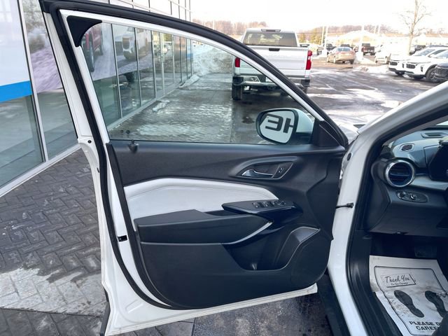 Certified 2024 Chevrolet Trax LT w/ Driver Confidence Package image 21