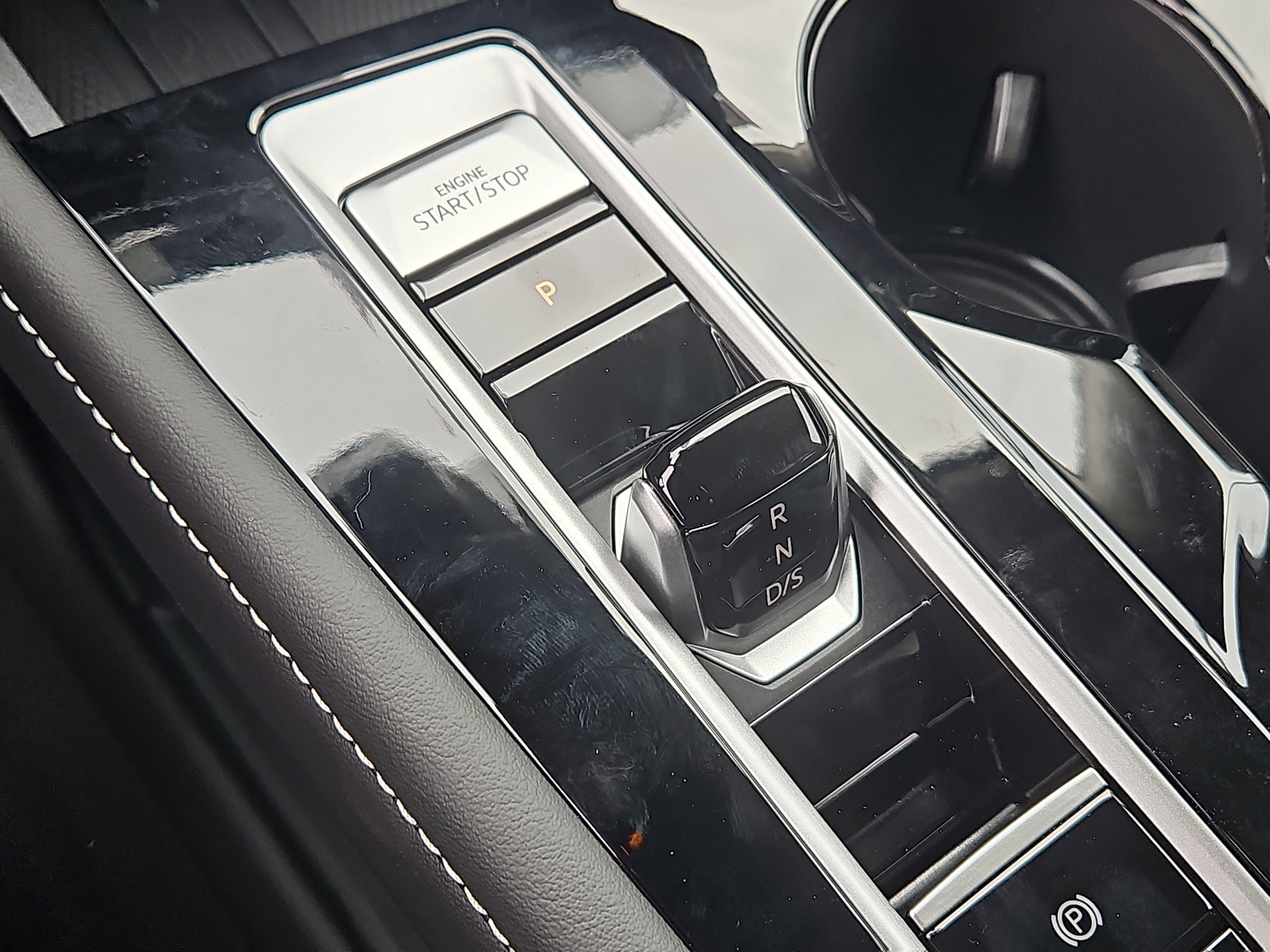 New 2026 Volkswagen Atlas SE image 16