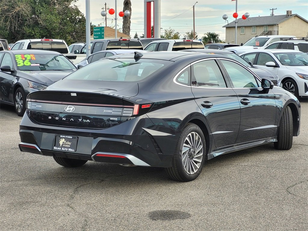 New 2025 Hyundai Sonata Limited image 4