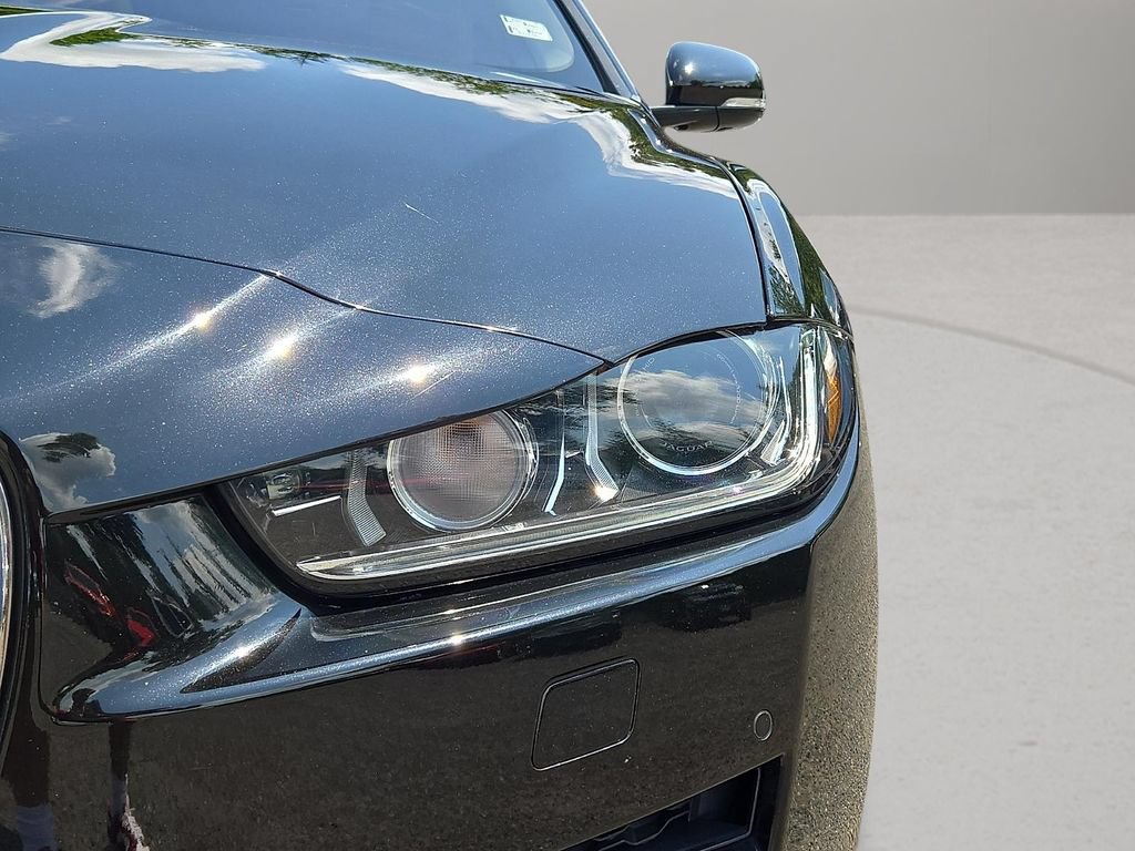 Used 2017 Jaguar XE Premium AWD/4WD image 23