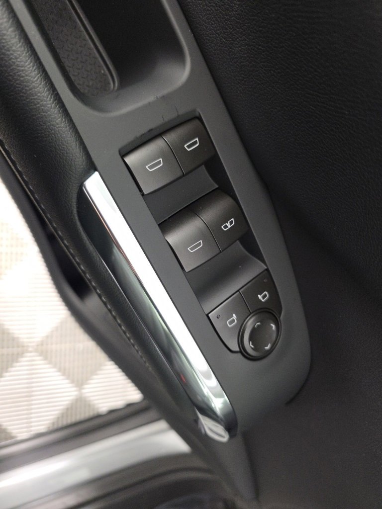 New 2026 Chevrolet Traverse LT w/ Sun and Wheel Package image 14