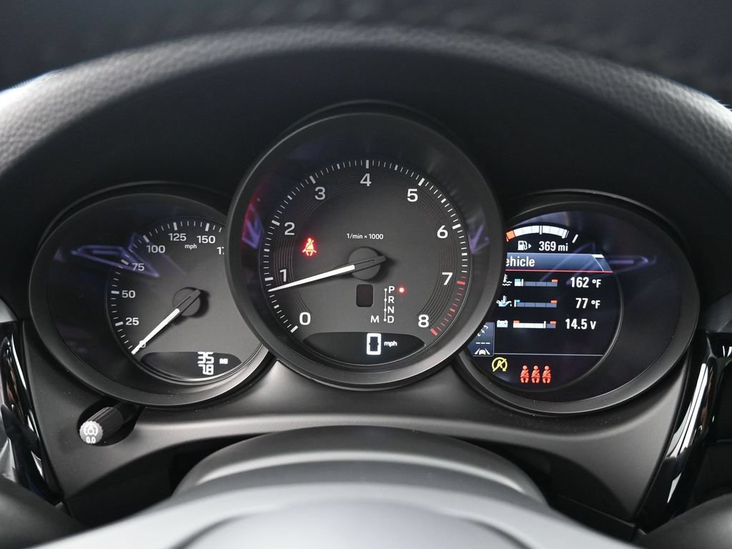 Certified 2025 Porsche Macan Turbo AWD/4WD image 20