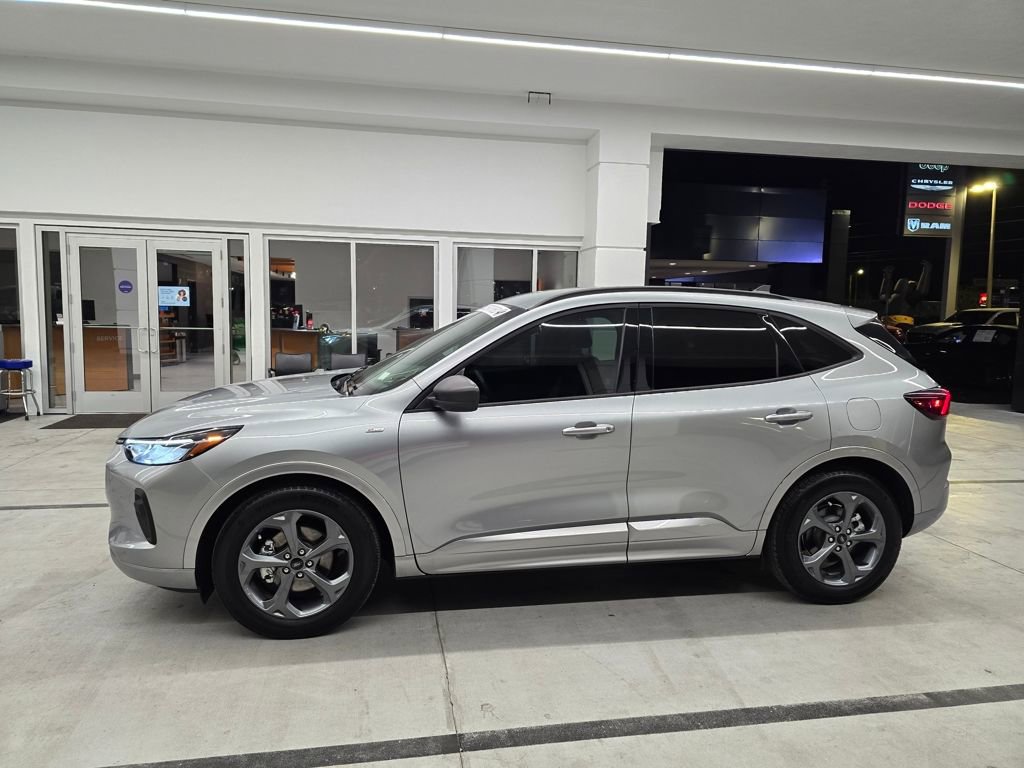 Used 2023 Ford Escape ST-Line w/ Tech Pack #1 image 3