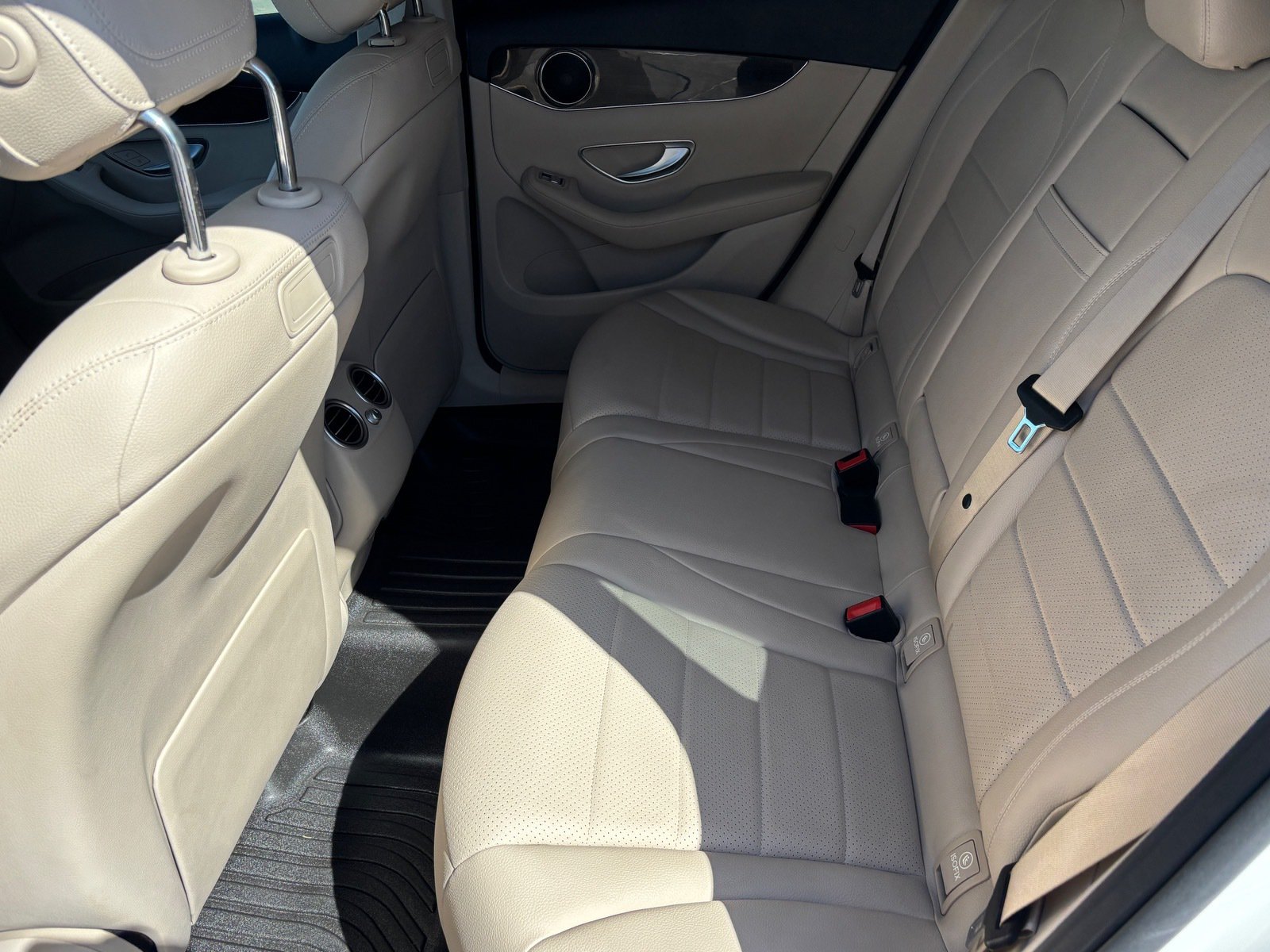 Used 2019 Mercedes-Benz GLC 300 image 29