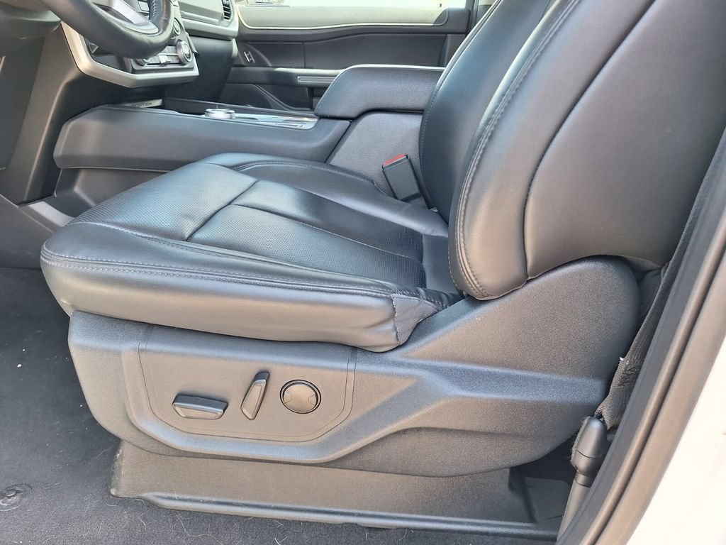 Used 2024 Ford Expedition XLT RWD image 34