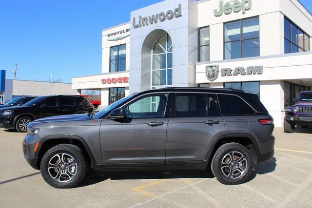 Used 2022 Jeep Grand Cherokee Trailhawk w/ ADV Protech Group II image 2