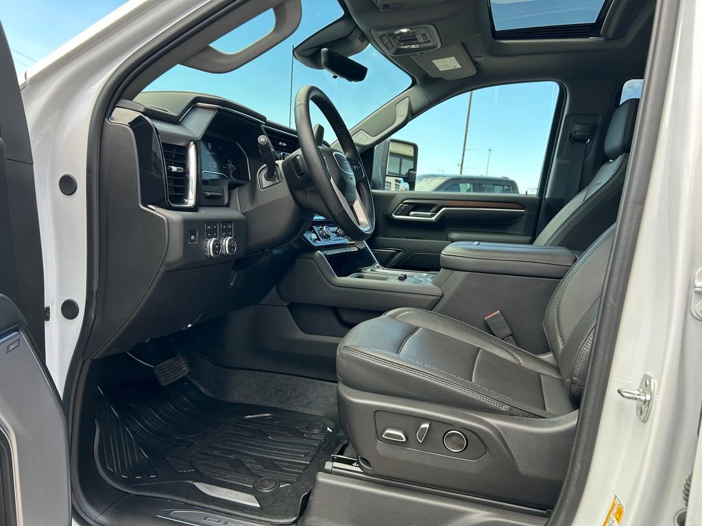 Used 2025 GMC Sierra 3500 Denali w/ Denali Reserve Package AWD/4WD image 11