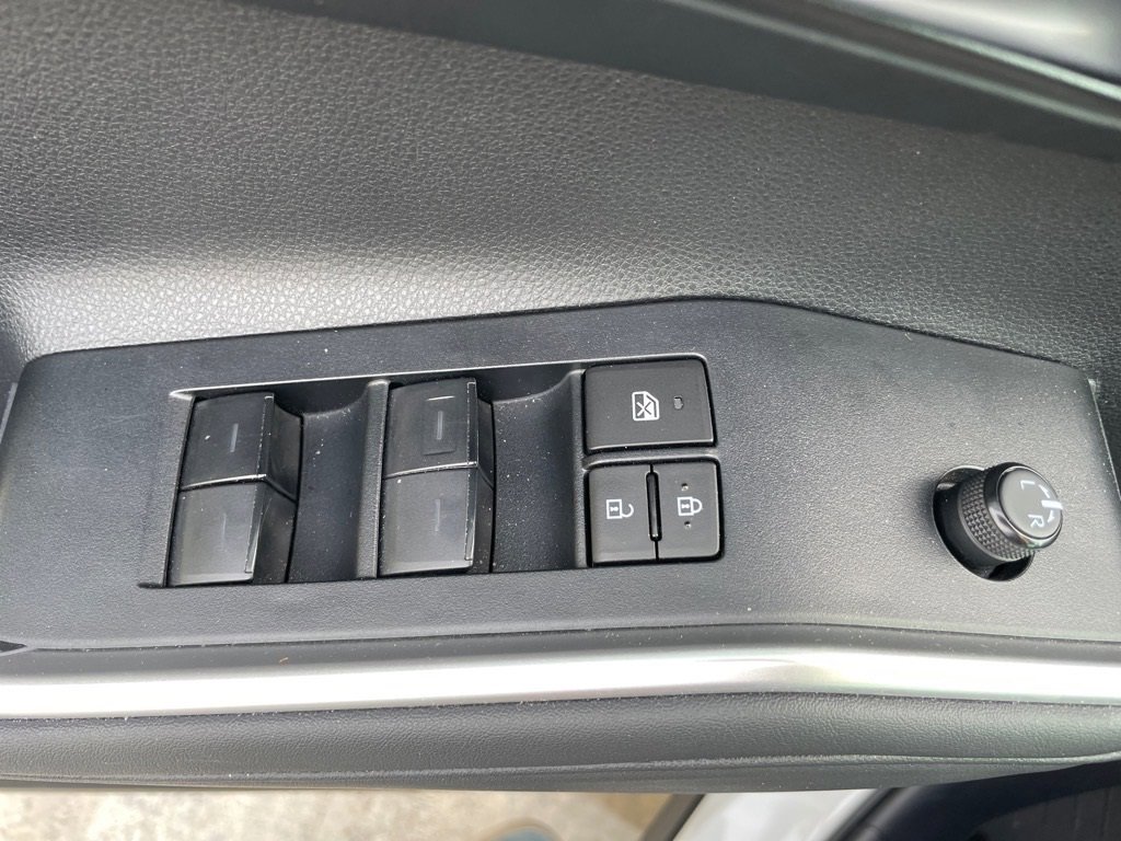 Used 2024 Toyota Highlander XLE image 12