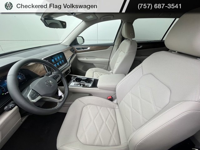 New 2025 Volkswagen Atlas SE image 2