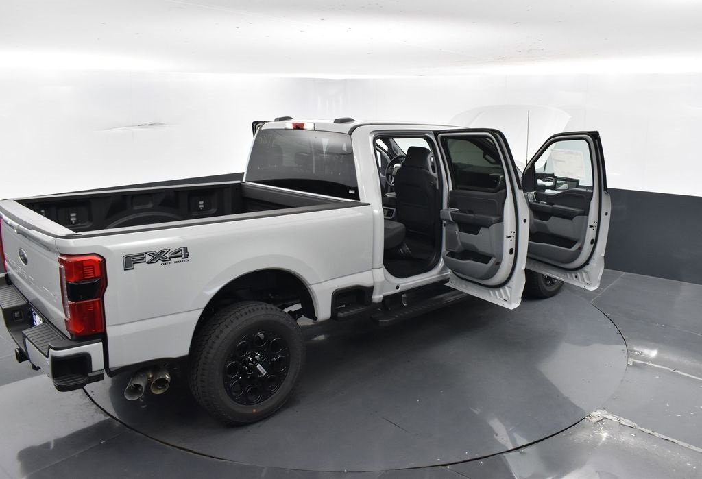 New 2025 Ford F350 XLT w/ Black Appearance Package image 43
