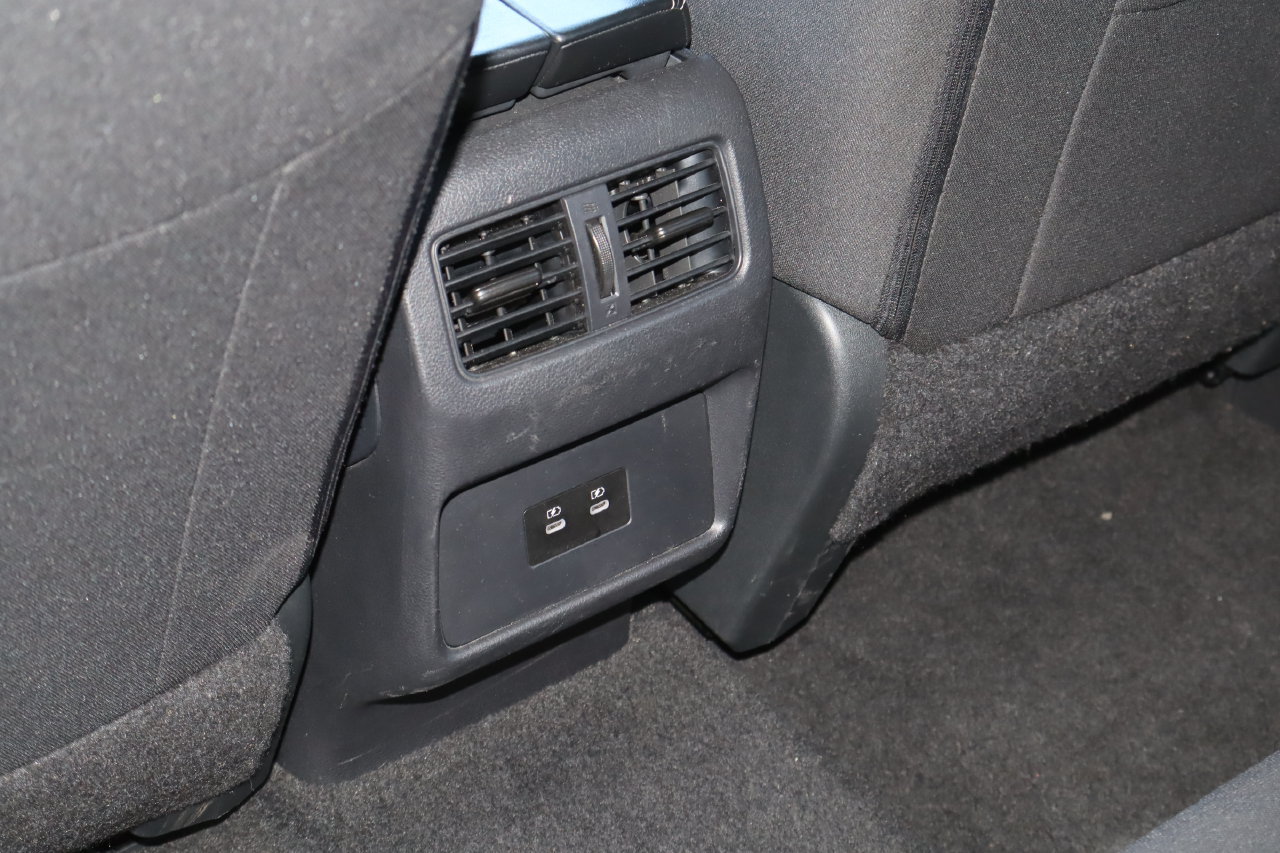 Used 2024 Nissan Rogue SV FWD image 18