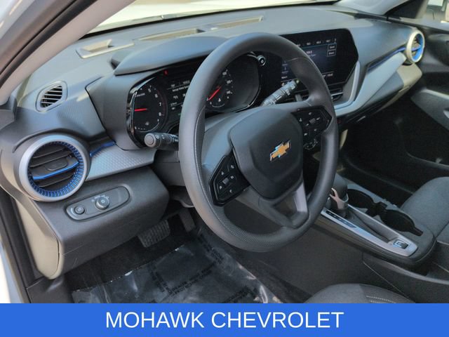 Used 2024 Chevrolet Trax LS w/ LS Convenience Package FWD image 10