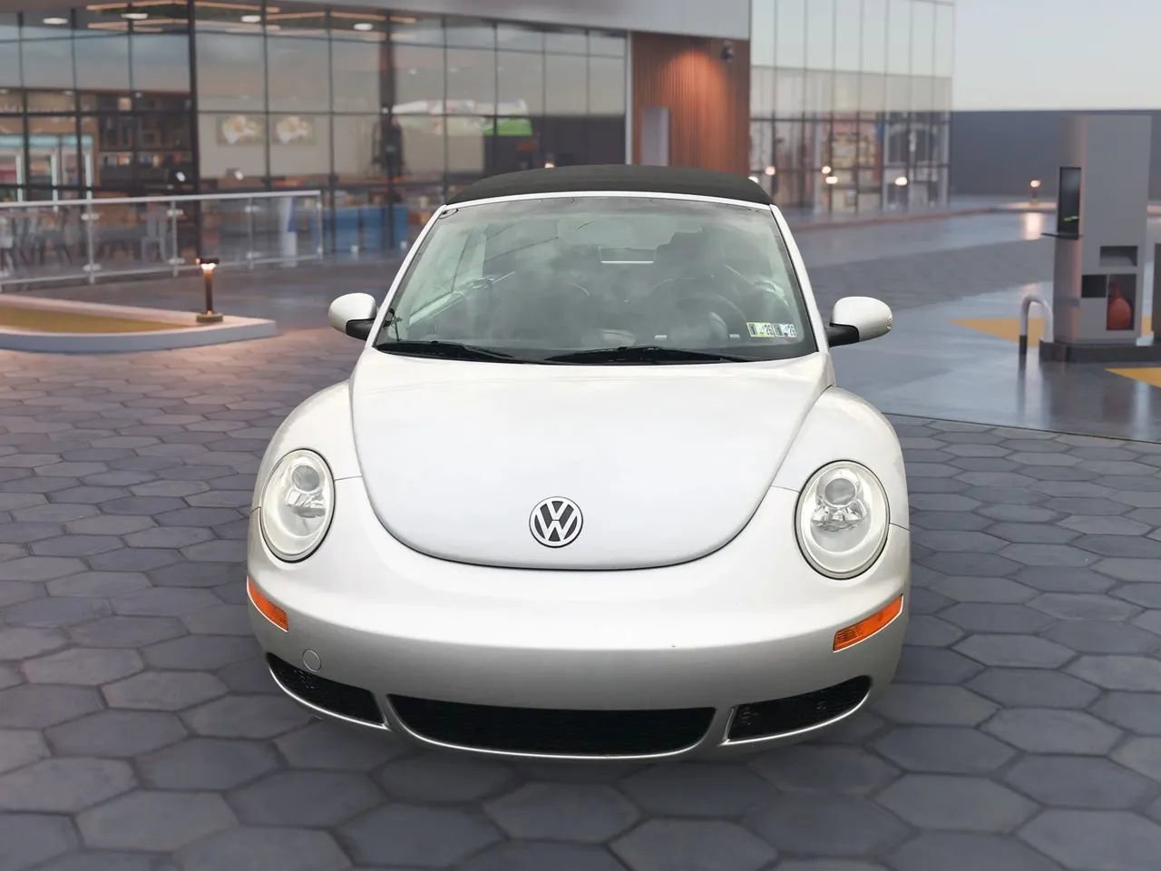 Used 2006 Volkswagen Beetle Convertible w/ Package 1 image 42