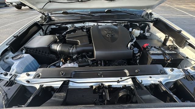 Used 2023 Toyota Tacoma Limited w/ Black Out Package (TMS) AWD/4WD image 39