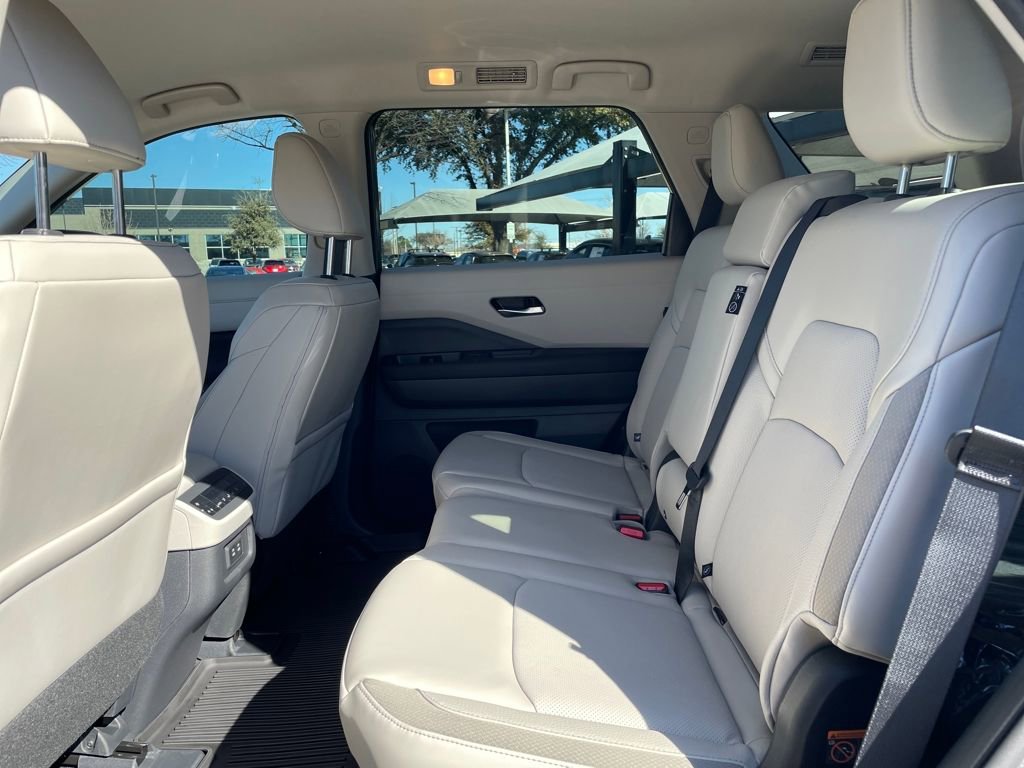 New 2026 Nissan Pathfinder SL w/ Cargo Package FWD image 32