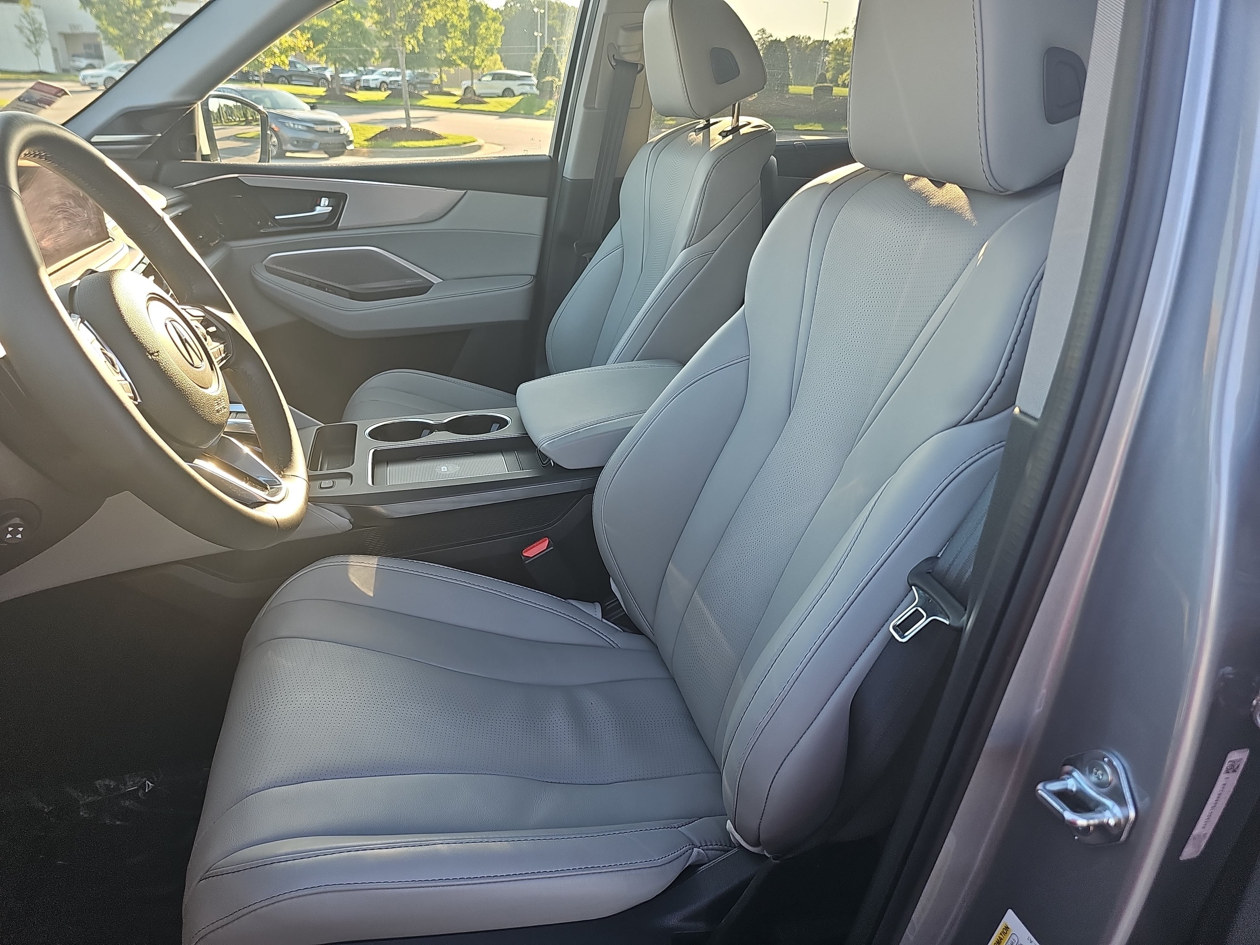 Certified 2025 Acura MDX FWD w/ Technology Package image 15