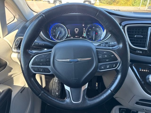 Used 2020 Chrysler Pacifica Touring-L Plus w/ Tire & Wheel Group image 14