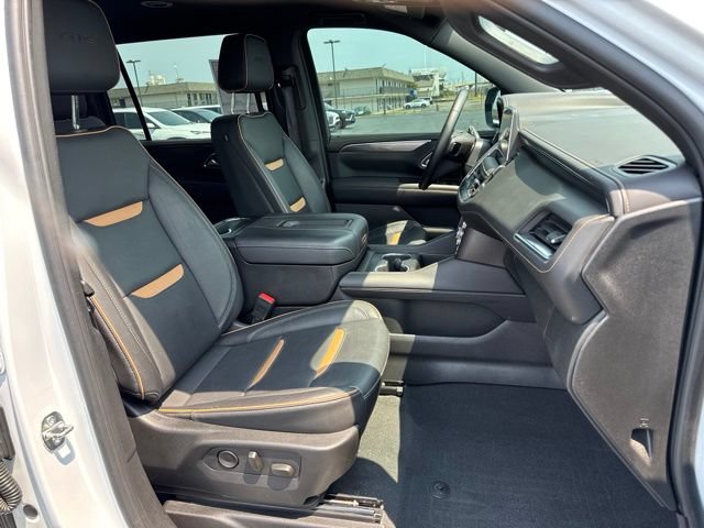 Used 2024 GMC Yukon XL AT4 w/ Technology Package AWD/4WD image 21