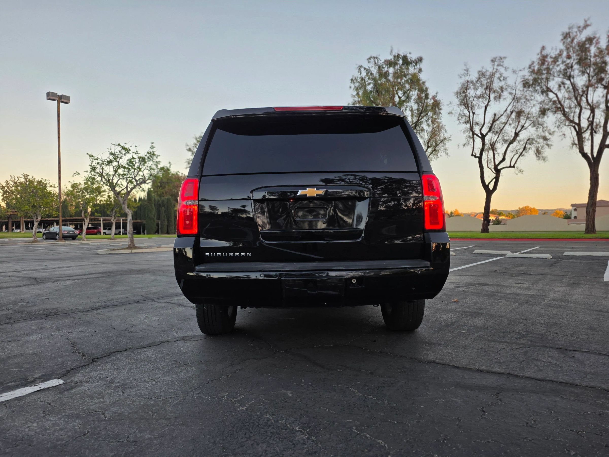 Used 2019 Chevrolet Suburban LT RWD image 5