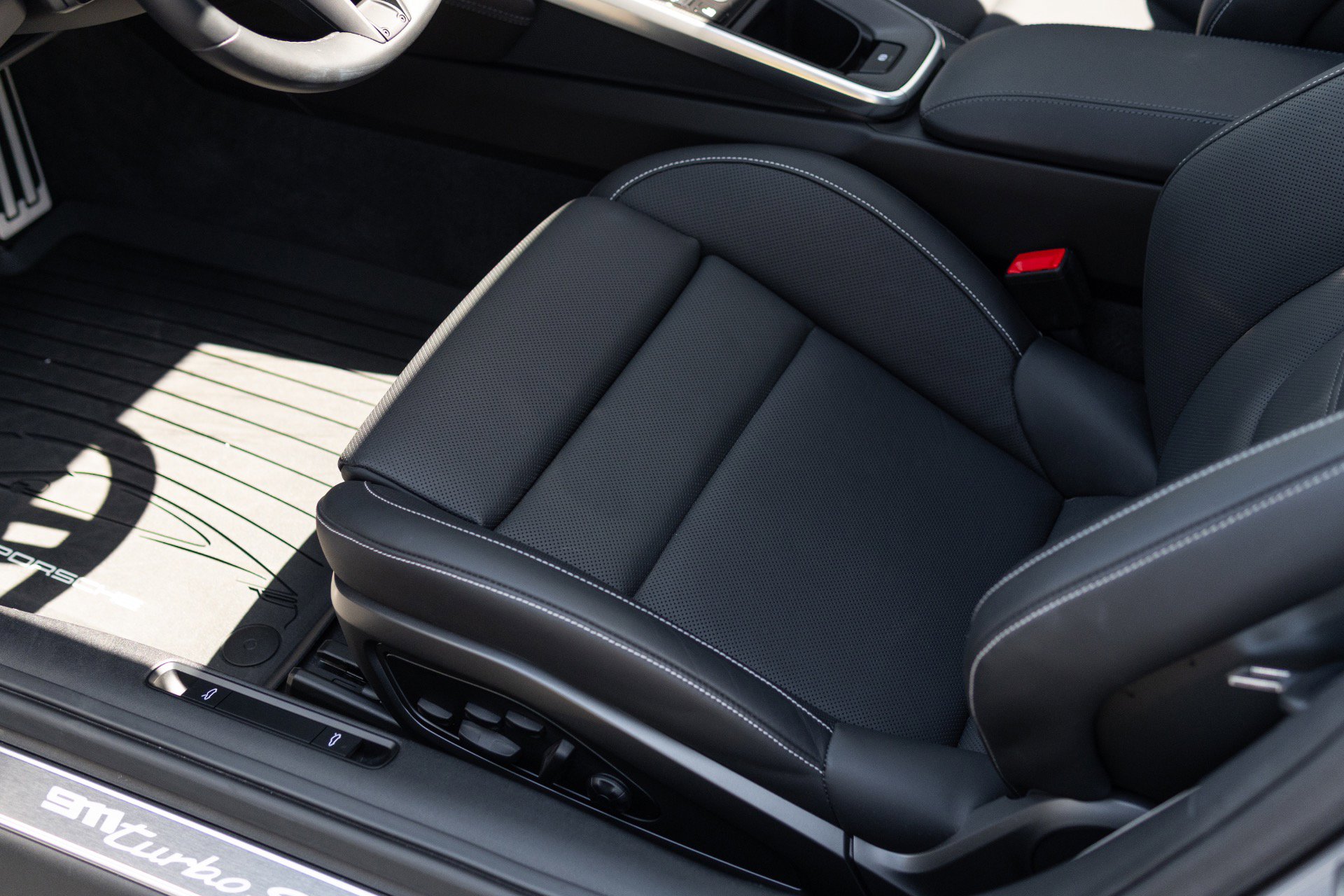 Used 2023 Porsche 911 Turbo S image 33