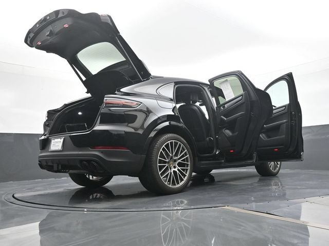 Certified 2022 Porsche Cayenne Platinum Edition AWD/4WD image 27