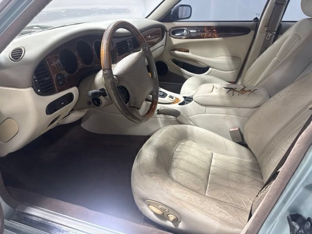 Used 2000 Jaguar XJ8 RWD image 12