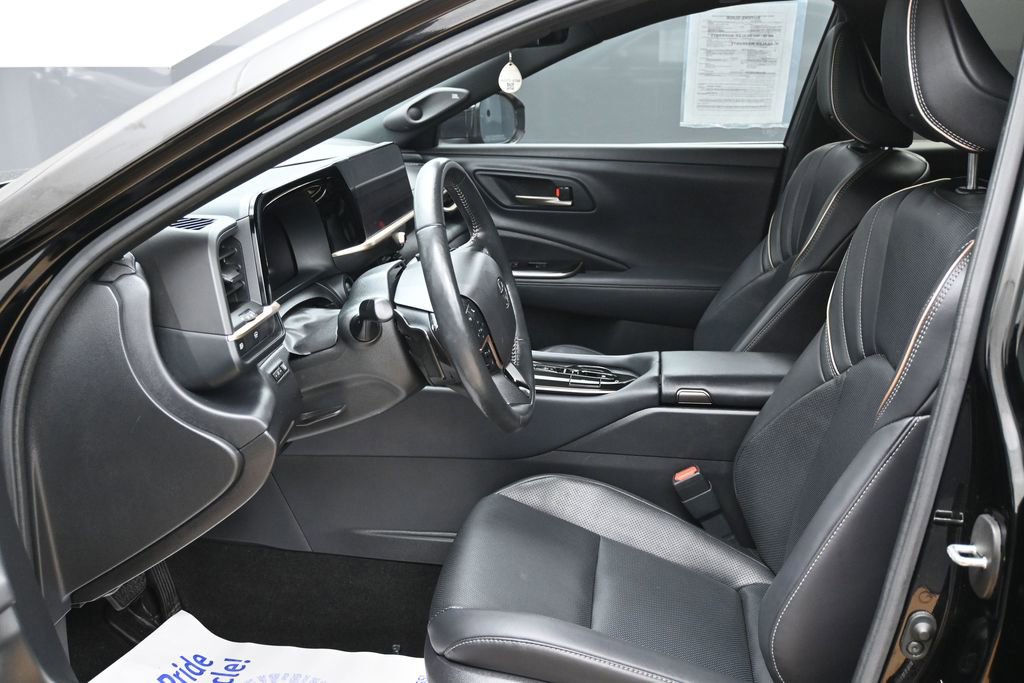 Used 2024 Toyota Crown Platinum AWD/4WD image 16