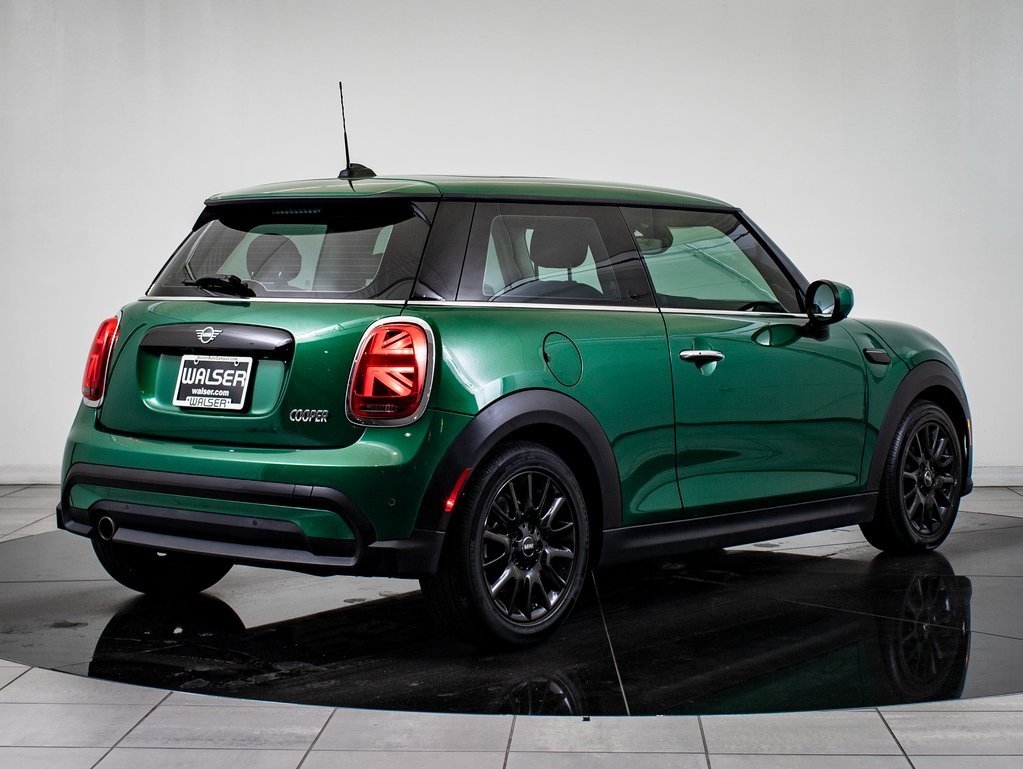 Used 2023 MINI Cooper 2-Door Hardtop image 7