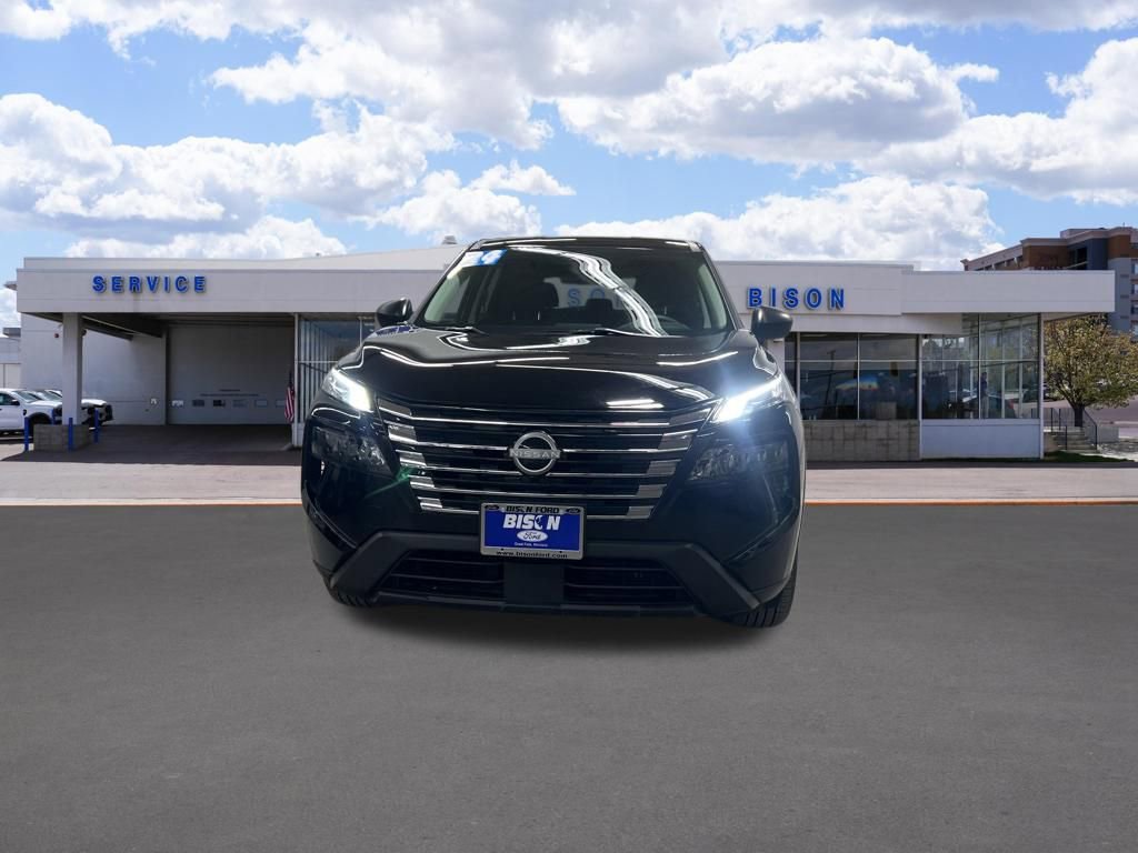 Used 2024 Nissan Rogue S image 8