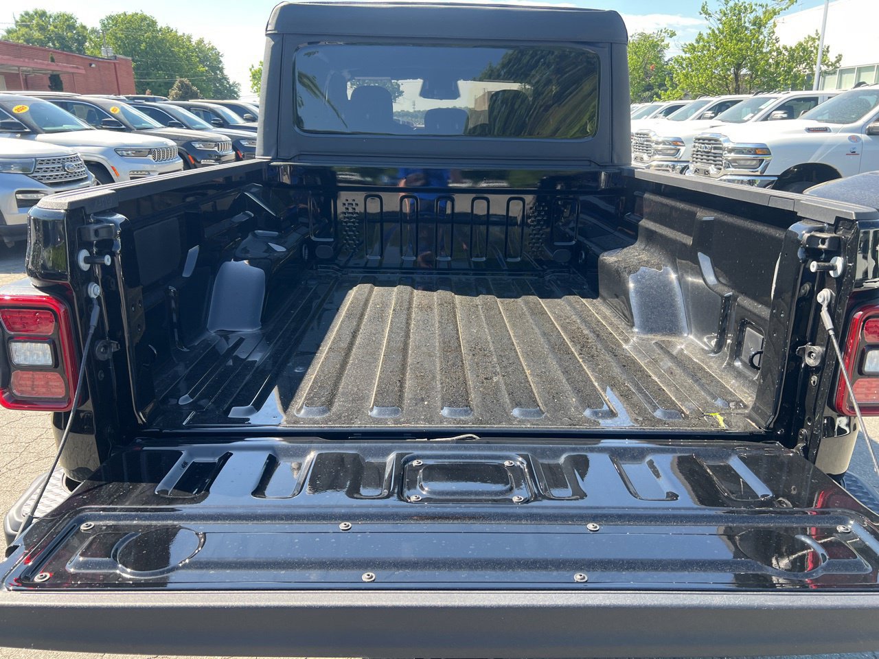 New 2026 Jeep Gladiator Mojave AWD/4WD image 14