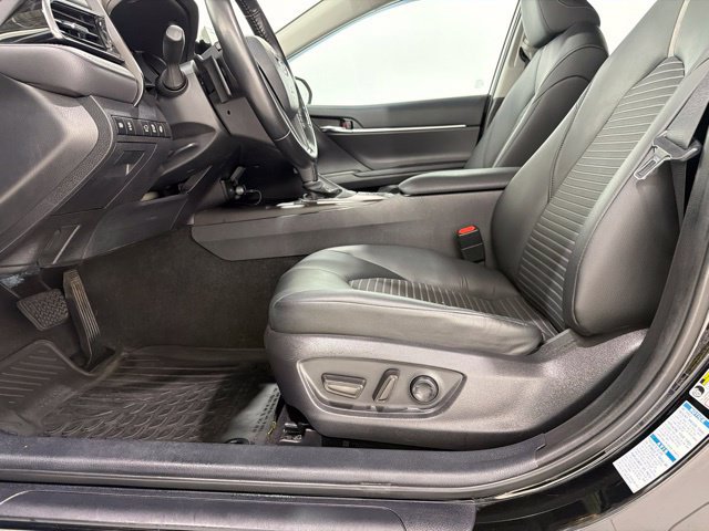 Used 2022 Toyota Camry SE w/ Cold Weather Package AWD/4WD image 14