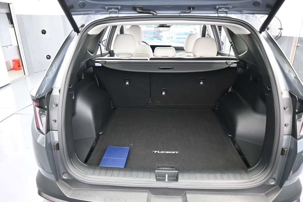 Used 2025 Hyundai Tucson SEL AWD/4WD image 43