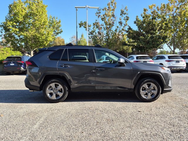 Used 2024 Toyota RAV4 LE AWD/4WD image 4