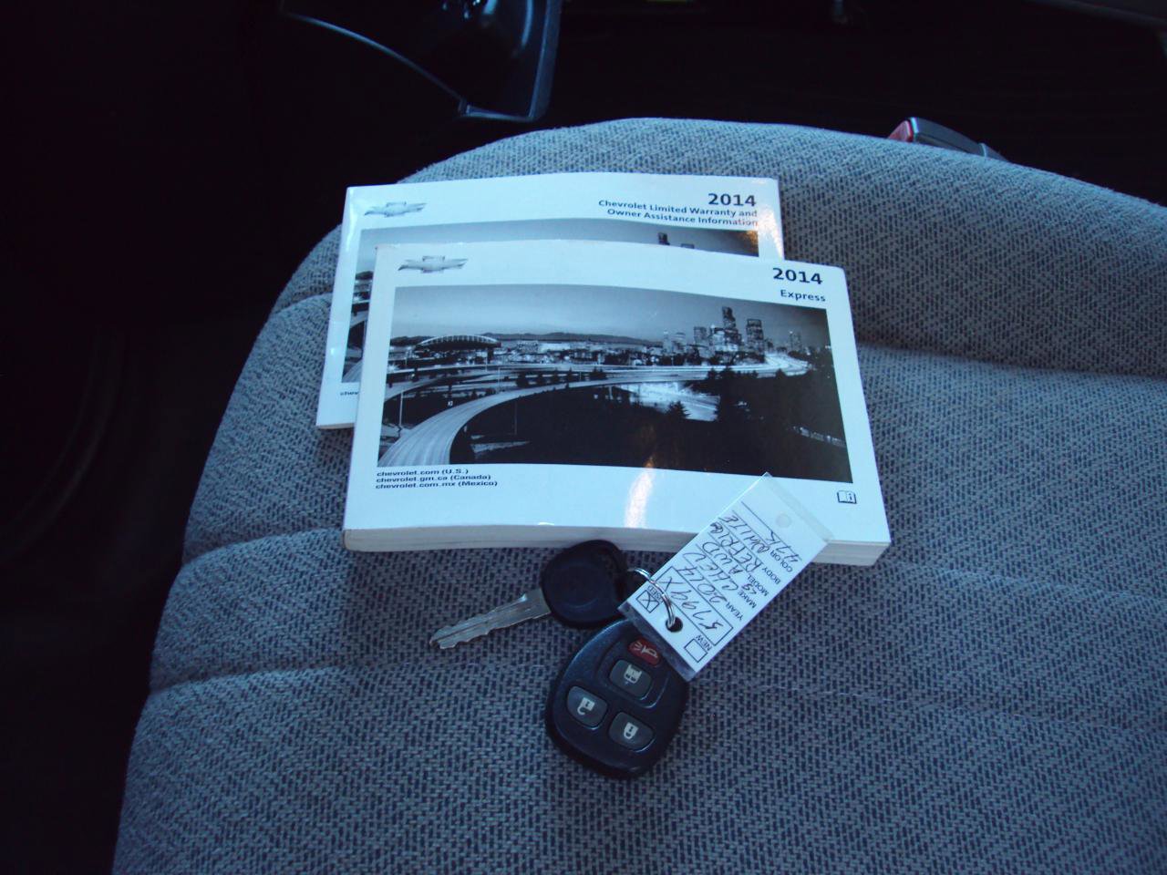 Used 2014 Chevrolet Express 1500 AWD image 25