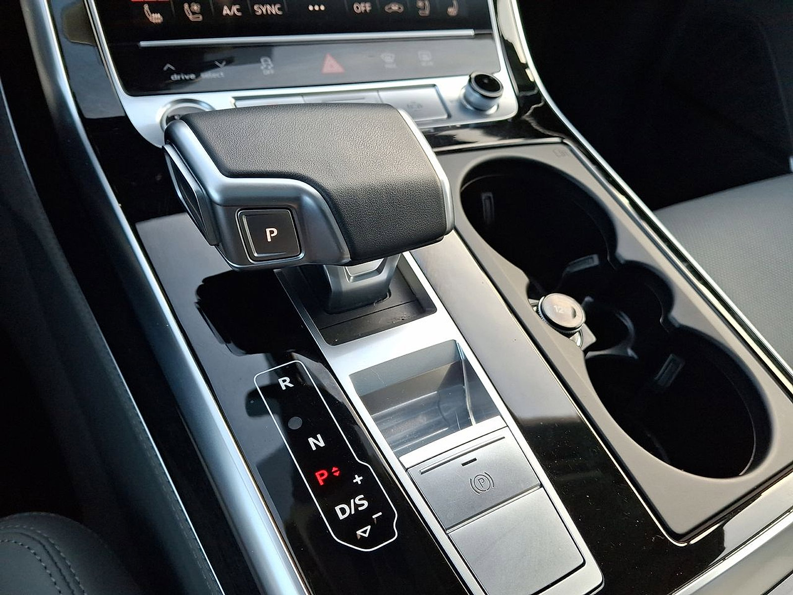 Used 2024 Audi Q7 3.0T Prestige image 27