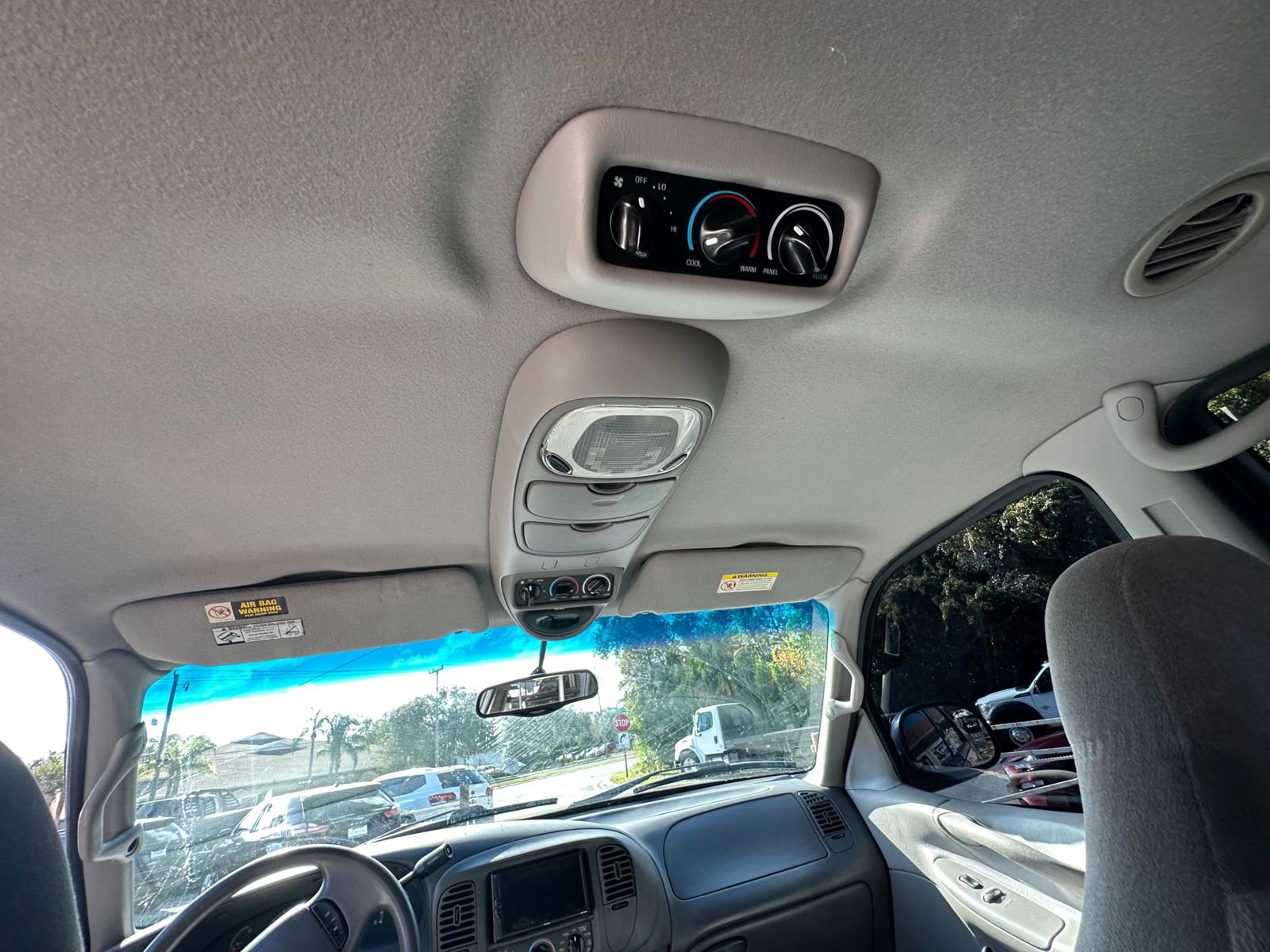 Used 2002 Ford Expedition XLT image 14