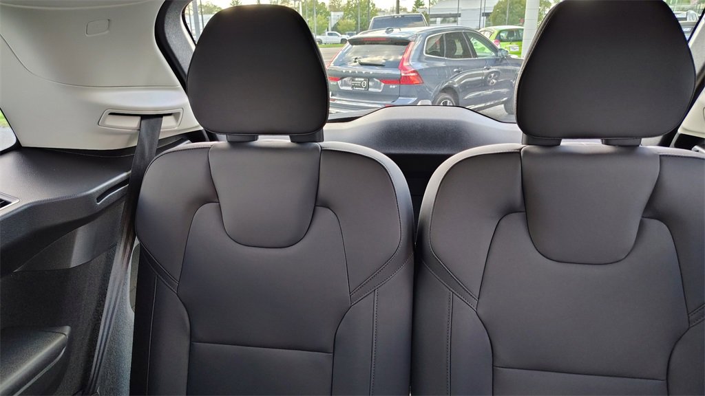 New 2026 Volvo XC90 B6 Plus image 32