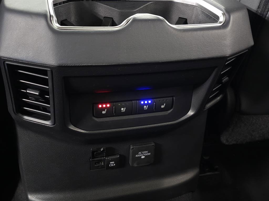 Used 2022 Toyota Tundra Platinum image 37