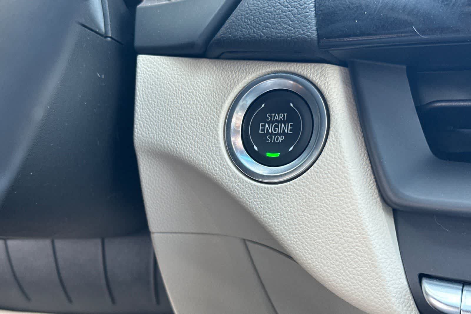Used 2025 Cadillac CT4 Luxury w/ Sun And Sound Package RWD image 28