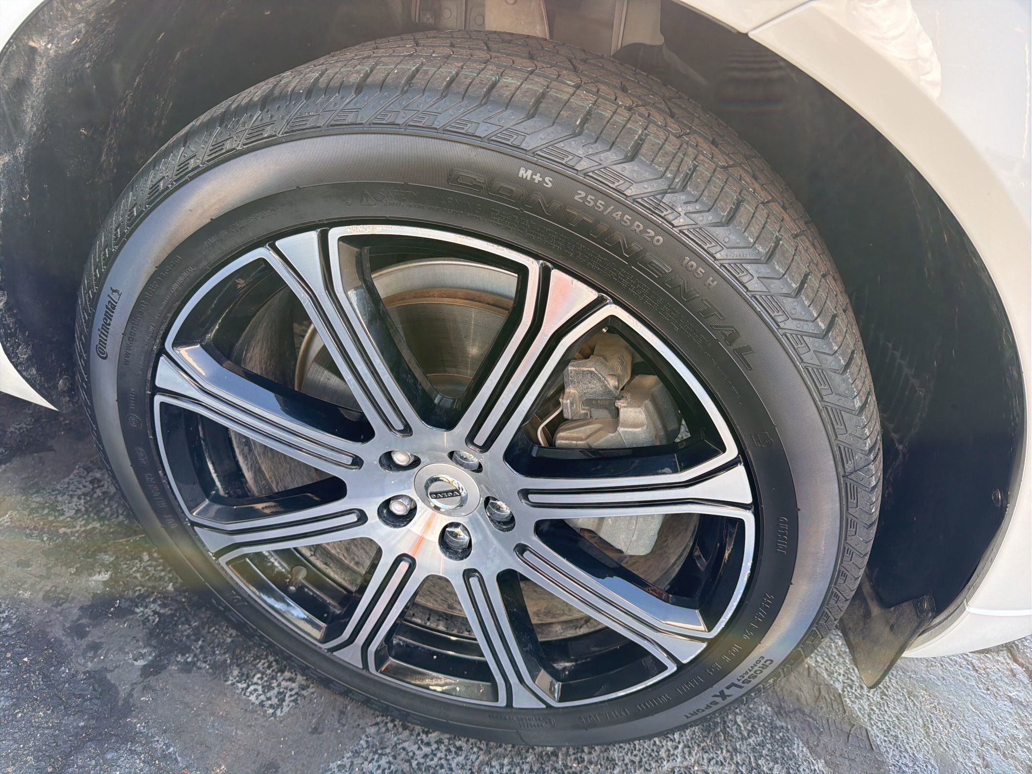 Used 2020 Volvo XC60 T6 Inscription image 4