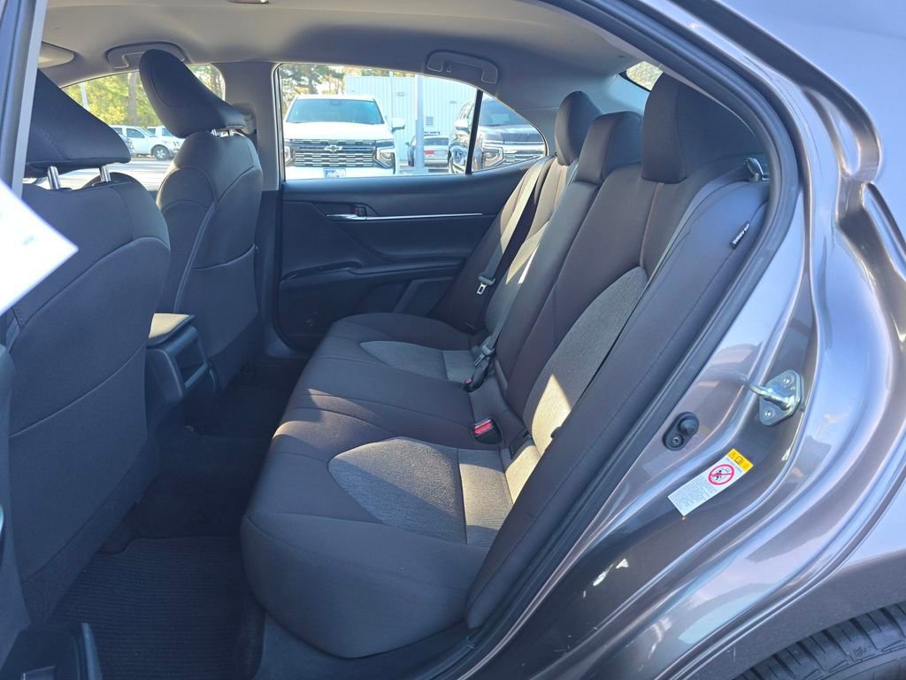 Used 2019 Toyota Camry LE image 25