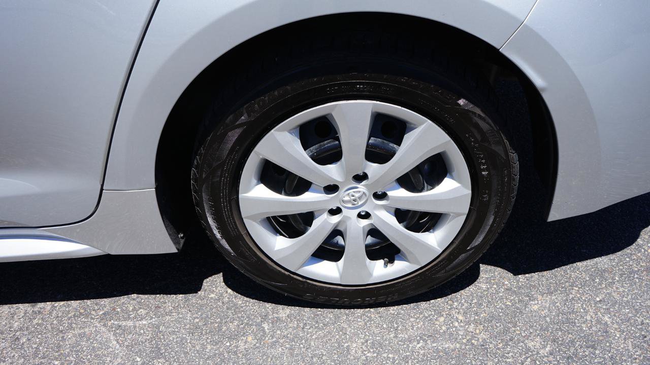 Used 2024 Toyota Corolla LE FWD image 25