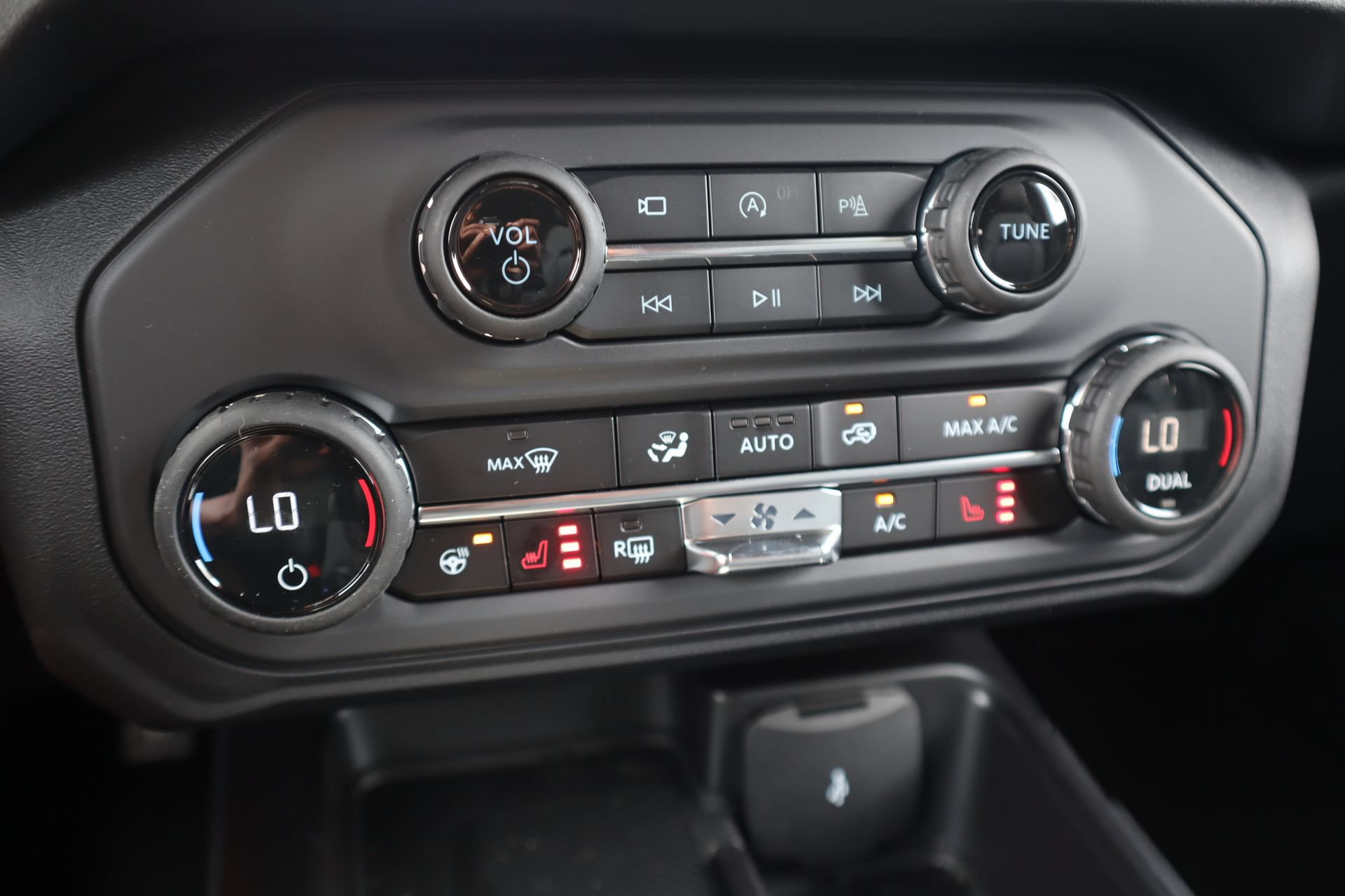 New 2026 Ford Bronco Outer Banks AWD/4WD image 8