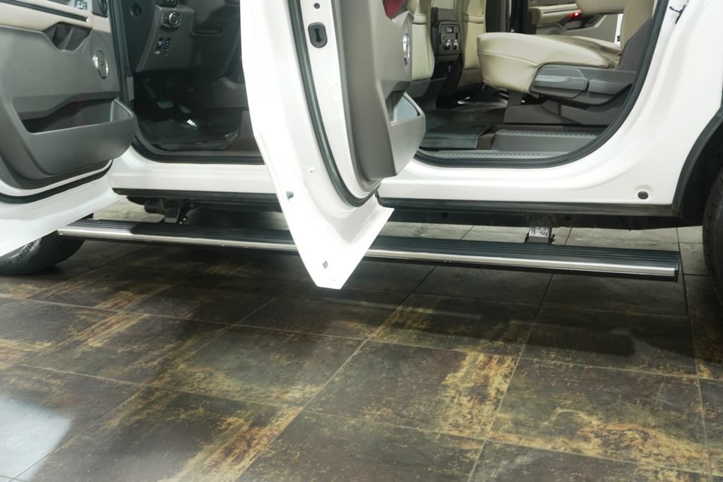 Used 2018 Ford Expedition Max Limited w/ Equipment Group 301A AWD/4WD image 19